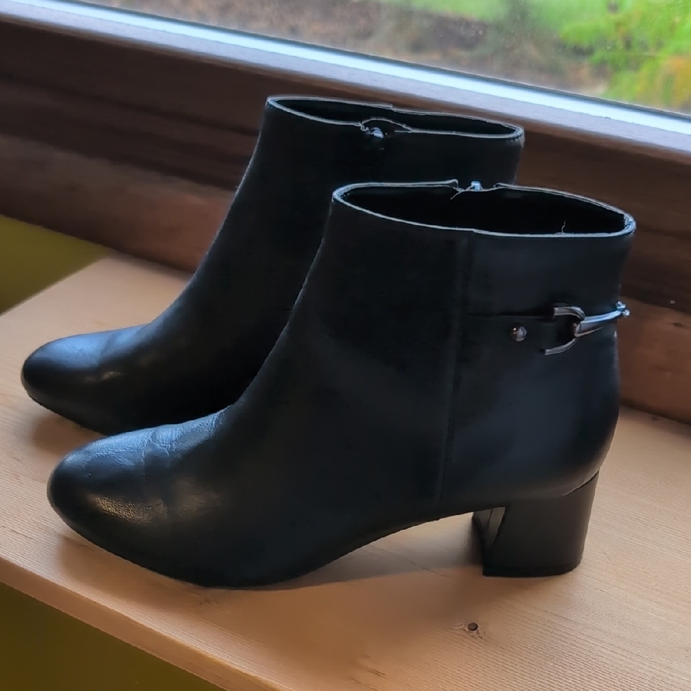 Bandolino Sleek Black Ankle Booties